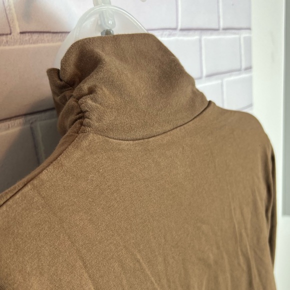 HANNAH women Cozy Brown Turtleneck Sweater/size M - Picture 9 of 10